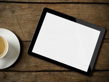 Dijital tablet ve kahve