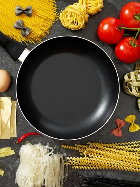 Főzés pan és -összetevők — Stock Fotó