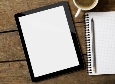 Dijital tablet, defter ve kahve