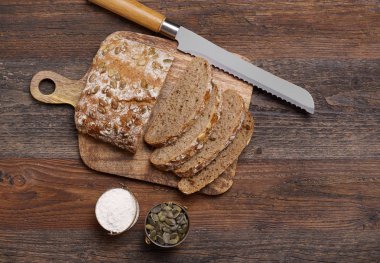 Yukarıdan taze rustik ekmek