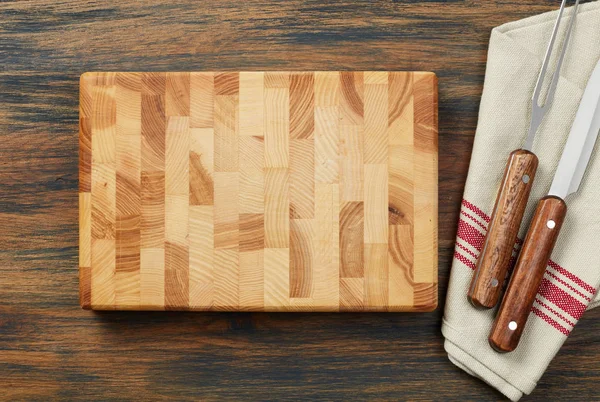 木桌上的切板 — 图库照片