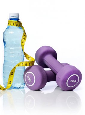 Su şişesi ve halter