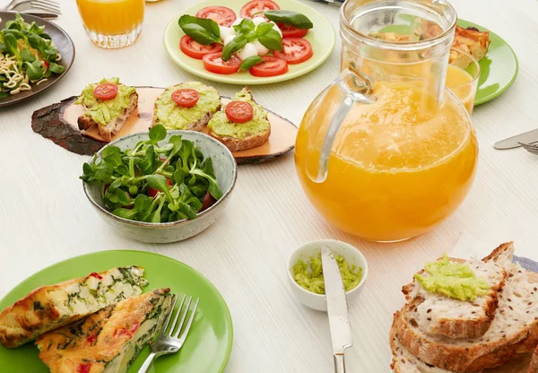 Hälsosam mat på bordet — Stockfoto