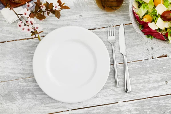 Piatto Vuoto Sul Tavolo Pranzo — Foto Stock