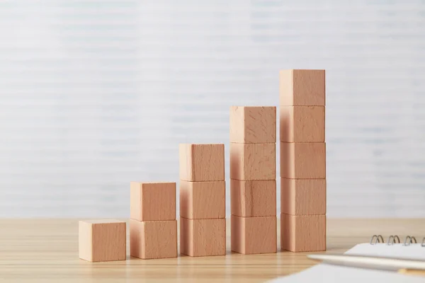 Wooden blocks growth chart — 스톡 사진