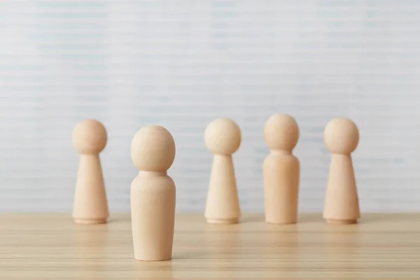 Leadership concept using people toy cubes — Stock Photo, Image