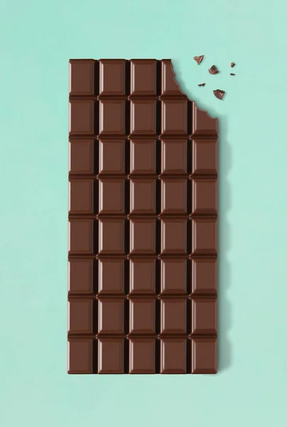Csokoládé Bár Egy Hiányzó Harapás Fehér Háttér — Stock Fotó