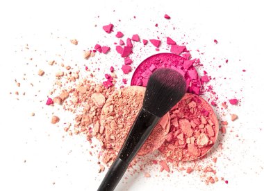 Ezilmiş makyaj beyazda izole edilmiş