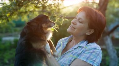 köpek metresi yalıyor