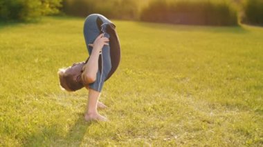 Esnek insanın ne Yoga