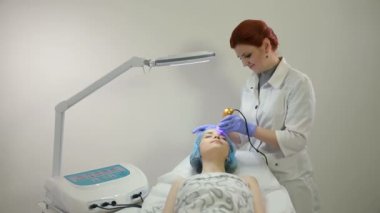 Kozmetik kliniğinde tedavi