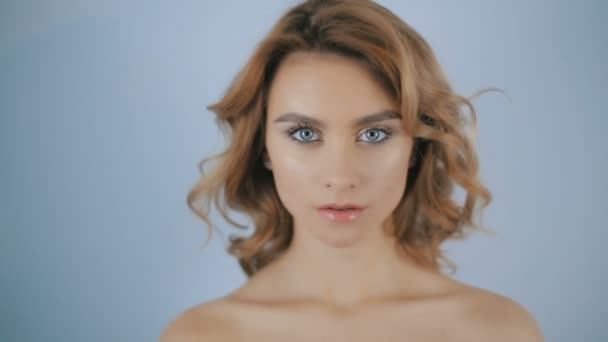 Posing of model woman — Stock Video