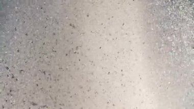 Havaya fıskiyenin su sıçraması.