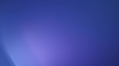 Siyah arkaplanda lens parlaması