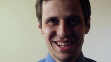 Bir dahinin şeytani gülüşü.