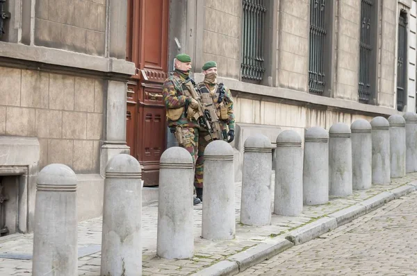 Φρουροί ασφαλείας στις Βρυξέλλες Συναγωγή. — Φωτογραφία Αρχείου
