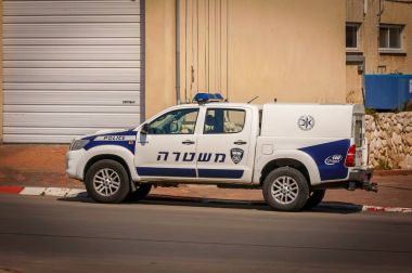 İsrail polis arabası Sderot sokak.