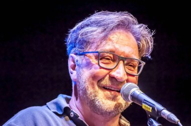 Yuri Shevchuk, Rus müzisyen.