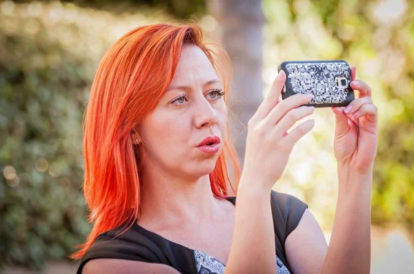 Ördek yüz stok görüntü ile güzel kız.