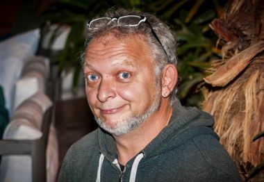 Eilat, İsrail. 22 Aralık 2017. Oleg Kuvaev, bir ünlü Rus-İsrail sanatçı, tasarımcı ve animatör Limmud eğitim Konferansı'nda. O Masyanya çizgi film karakteri yaratıcısı olduğunu.