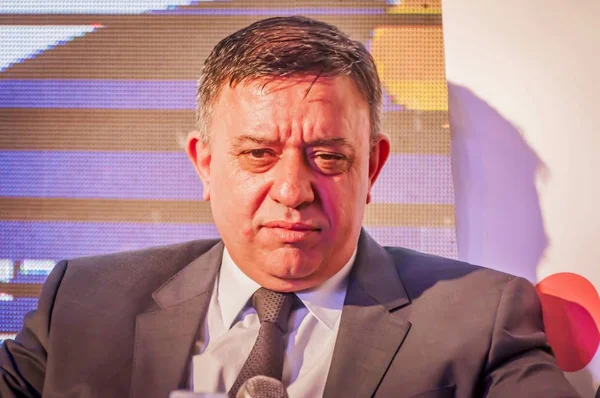 Eilat, İsrail. 21 Aralık 2017. Avi Gabbay, şu anda basına röportaj veren İşçi Partisi lideri olarak hizmet veren bir İsrailli politikacı.