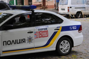 Odessa, Ukrayna. 3 Kasım 2019. Odessa şehir merkezine park edilmiş Ukrayna polis arabası. Ukrayna polisi konsept görüntüsü.