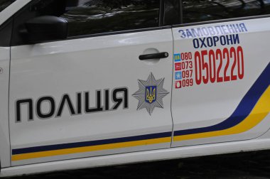 Odessa, Ukrayna. 3 Kasım 2019. Odessa şehir merkezine park edilmiş Ukrayna polis arabası. Ukrayna polisi konsept görüntüsü.