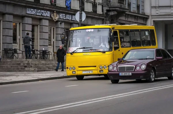Tbilisi Georgia Novembre 2019 Tipico Autobus Giallo Percorso Pendolare Nel — Foto Stock