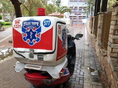 Sakin ol, israil. 22 Ocak 2020. United Hatzalah İsrail Kurtarma Motoru Holon 'un Tel Aviv banliyösünde yolun kenarına park etti. Ihud Hahatzalah bir acil durum örgütü..