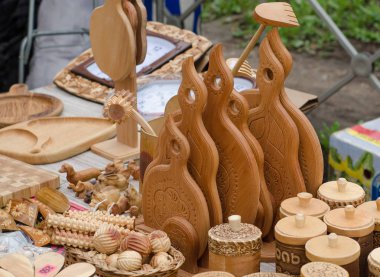 El yapımı DIY ahşap mutfak gereçler aletleri sattı.
