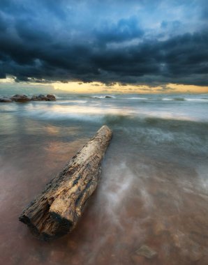 Mavi göl günbatımı