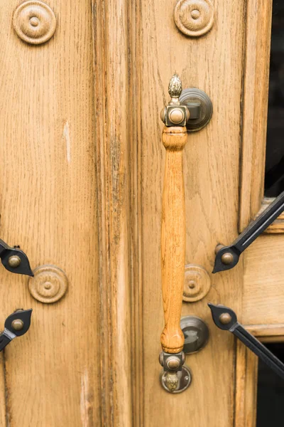 Vintage marrón puerta de madera —  Fotos de Stock