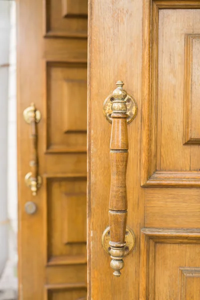 Porta in legno marrone vintage — Foto Stock