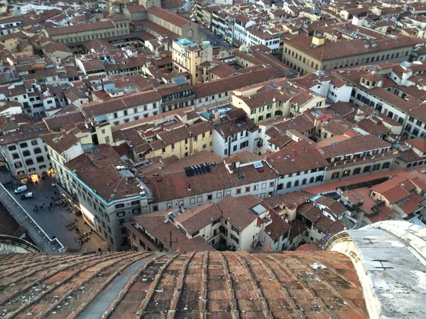 Zobrazit na střechách večer Florencie — Stock fotografie