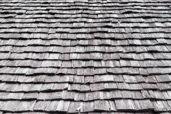 Houten oude retro stijl dakstructuur op oud huis — Stockfoto