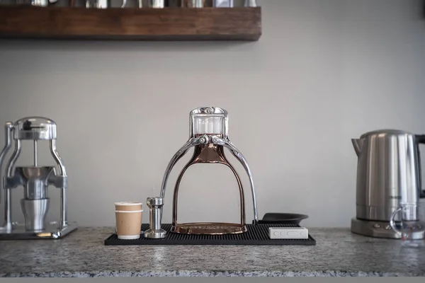 Cafetière classique sans électricité, pas de points de vente . — Photo