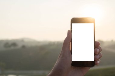 boş ekran ile akıllı telefon kullanan adam. cep Ekle, 