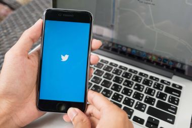 Chiang Mai, Tayland - Nisan 15,06, 2017: Apple iphone6s Twit ile