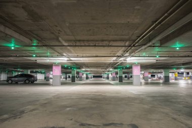 Kopya alanı olan boş yer altı park arkaplanı