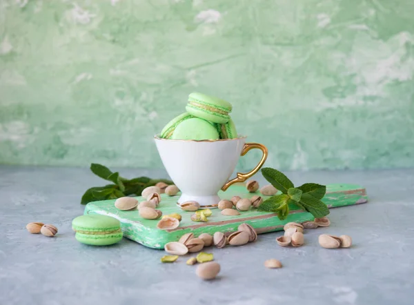 Almond cake of a makaroni with pistachios