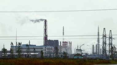 Güç istasyonu. Kanallar üzerinden duman