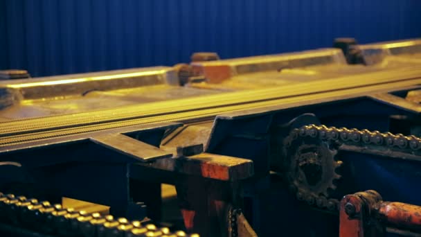 Pabrik besi. Memindahkan pemasangan — Stok Video