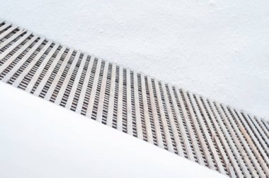 Demir kafes. Boşaltmak