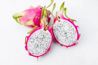 Pitahaya meyve izole 