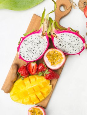 taze egzotik meyveler