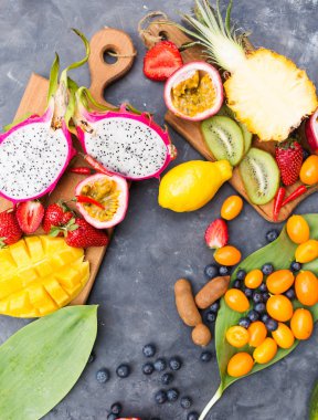 taze egzotik meyveler