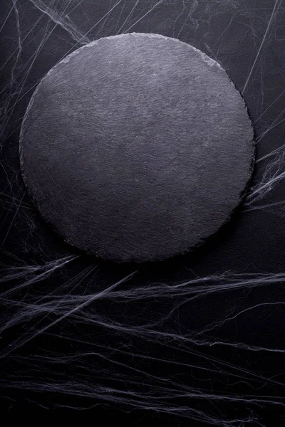 Contexte pour Halloween. Black Moon et toile d'araignée. Lumière noire. Espace de copie — Photo