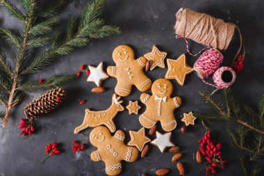 gingerbread çerezleri ve çilek