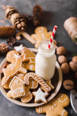 gingerbread çerezleri ve çilek