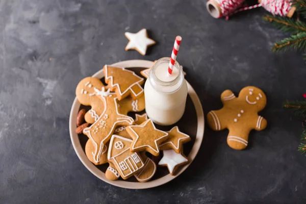 gingerbread çerezleri ve çilek
